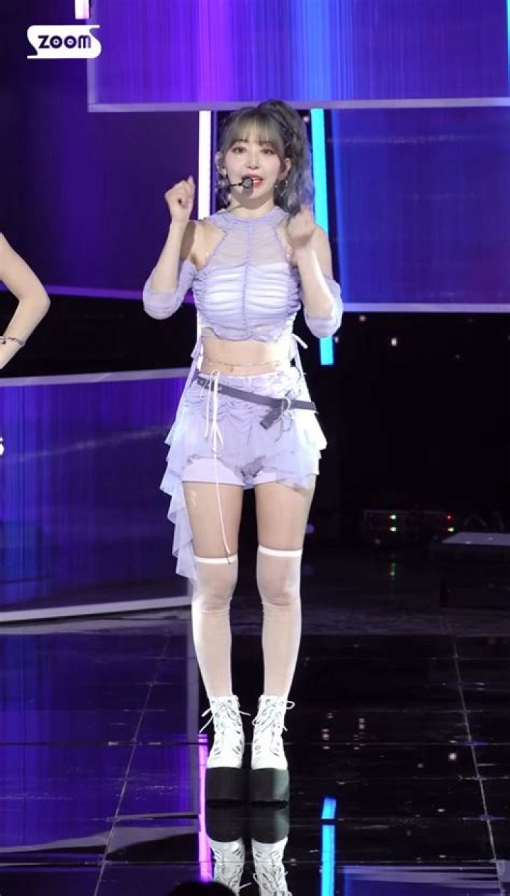 宮脇咲良の「乳」にまつわる話題を徹底解剖！ボディ変化・スタイル管理・美の秘訣まで